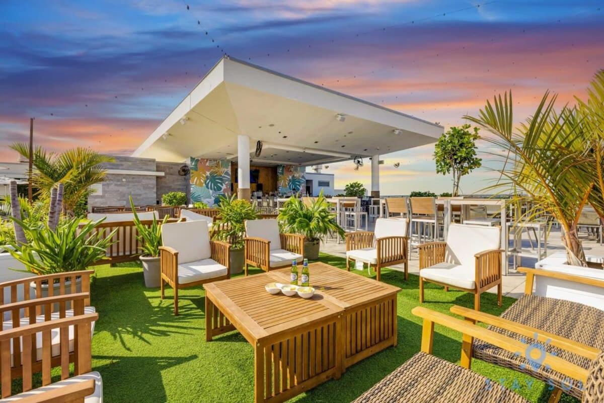 Apartment With Bay View Balcony - Pool - Up To 6 - Gym Hollywood Exterior foto