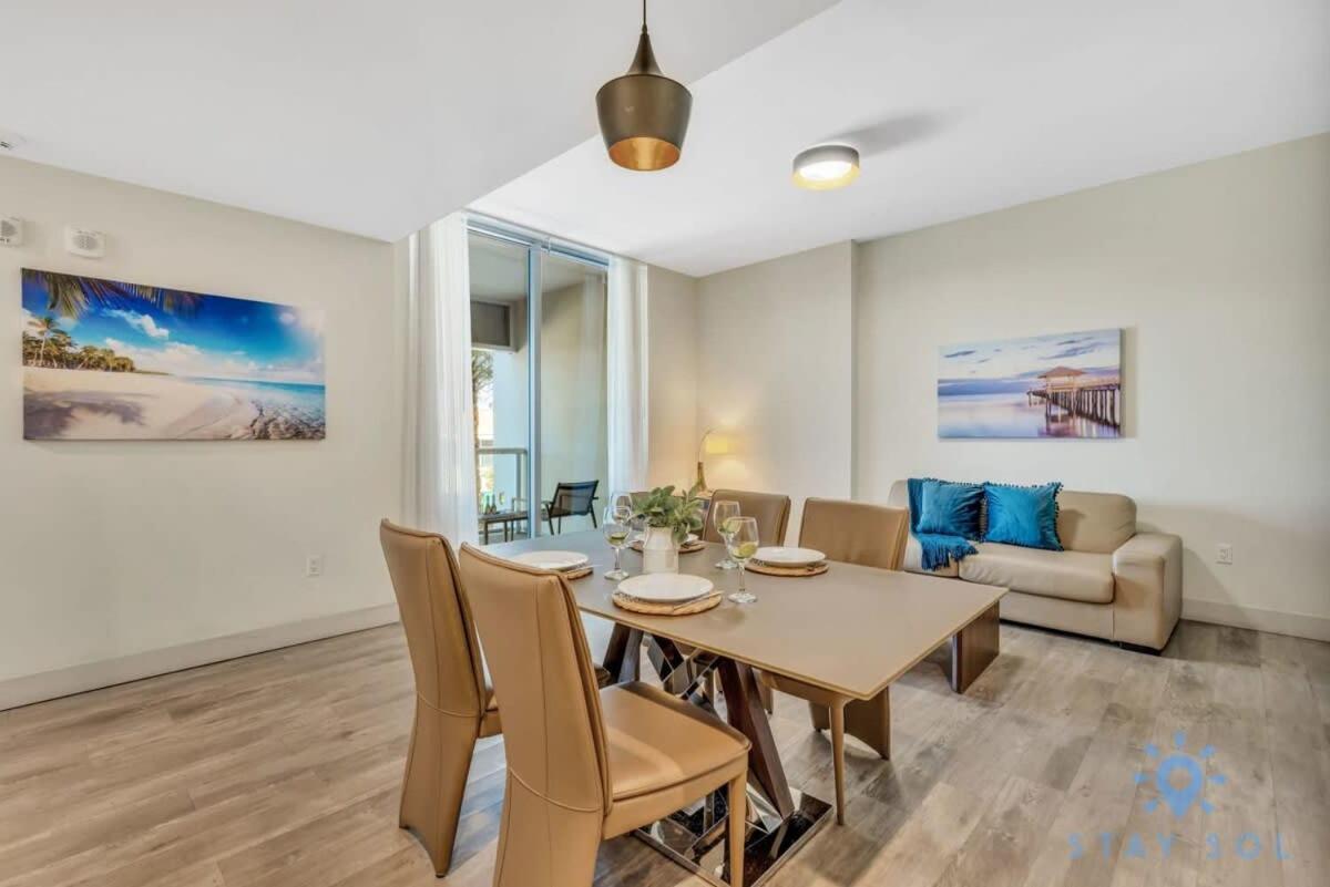 Apartment With Bay View Balcony - Pool - Up To 6 - Gym Hollywood Exterior foto